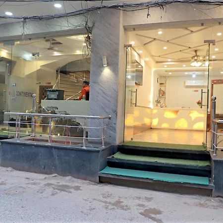 Hotel Klick International At "5 Min Walking " From New Delhi Railway Station Buitenkant foto