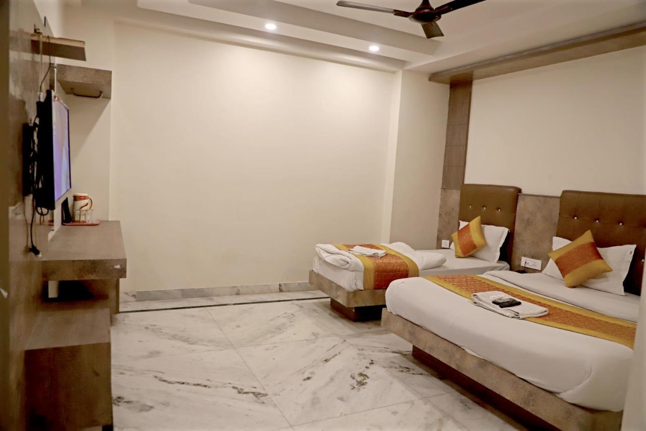 Hotel Klick International At "5 Min Walking " From New Delhi Railway Station Buitenkant foto
