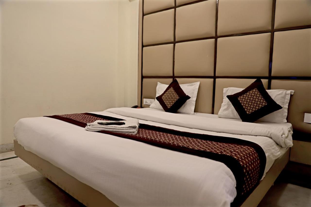 Hotel Klick International At "5 Min Walking " From New Delhi Railway Station Buitenkant foto