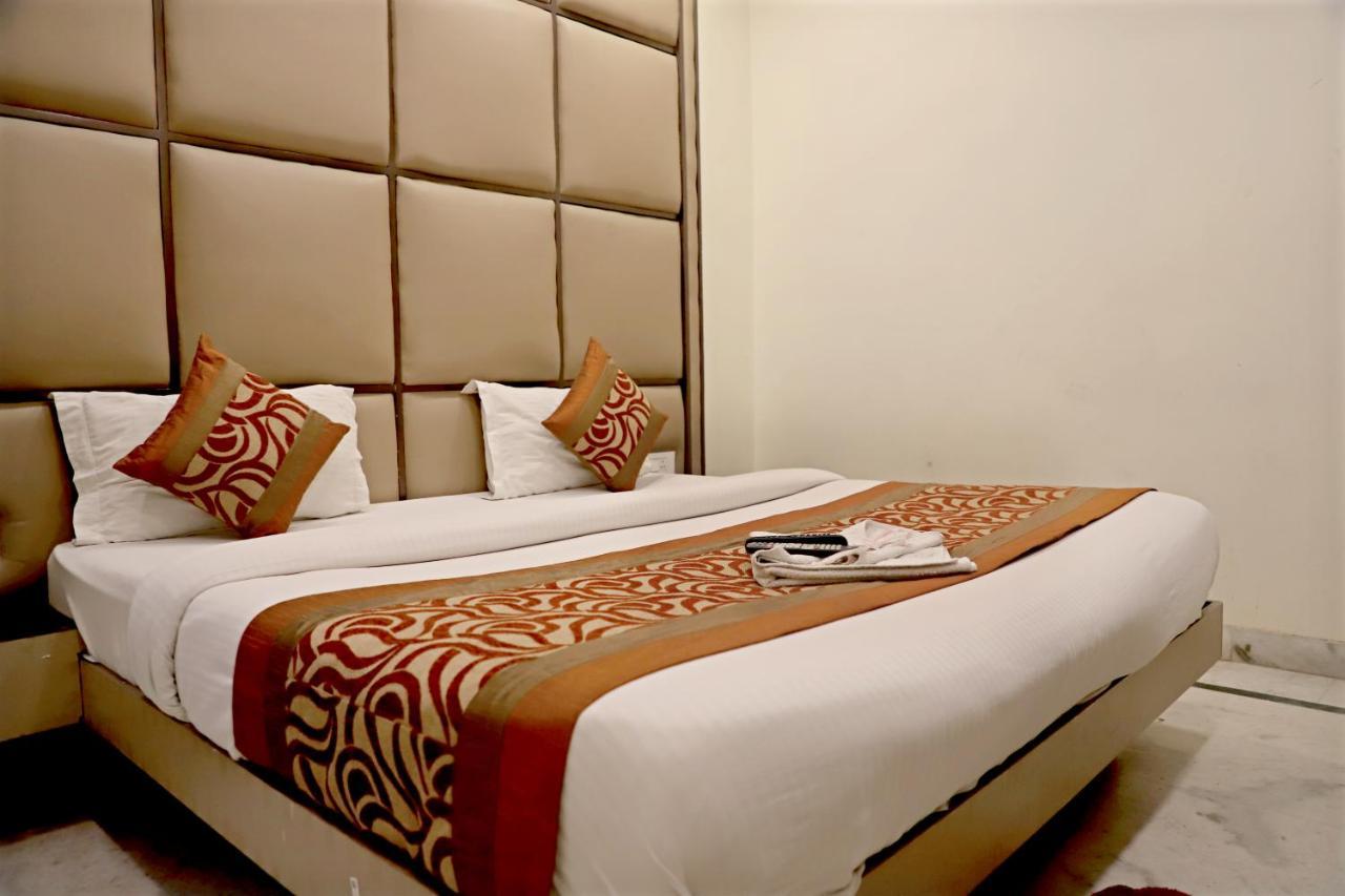 Hotel Klick International At "5 Min Walking " From New Delhi Railway Station Buitenkant foto