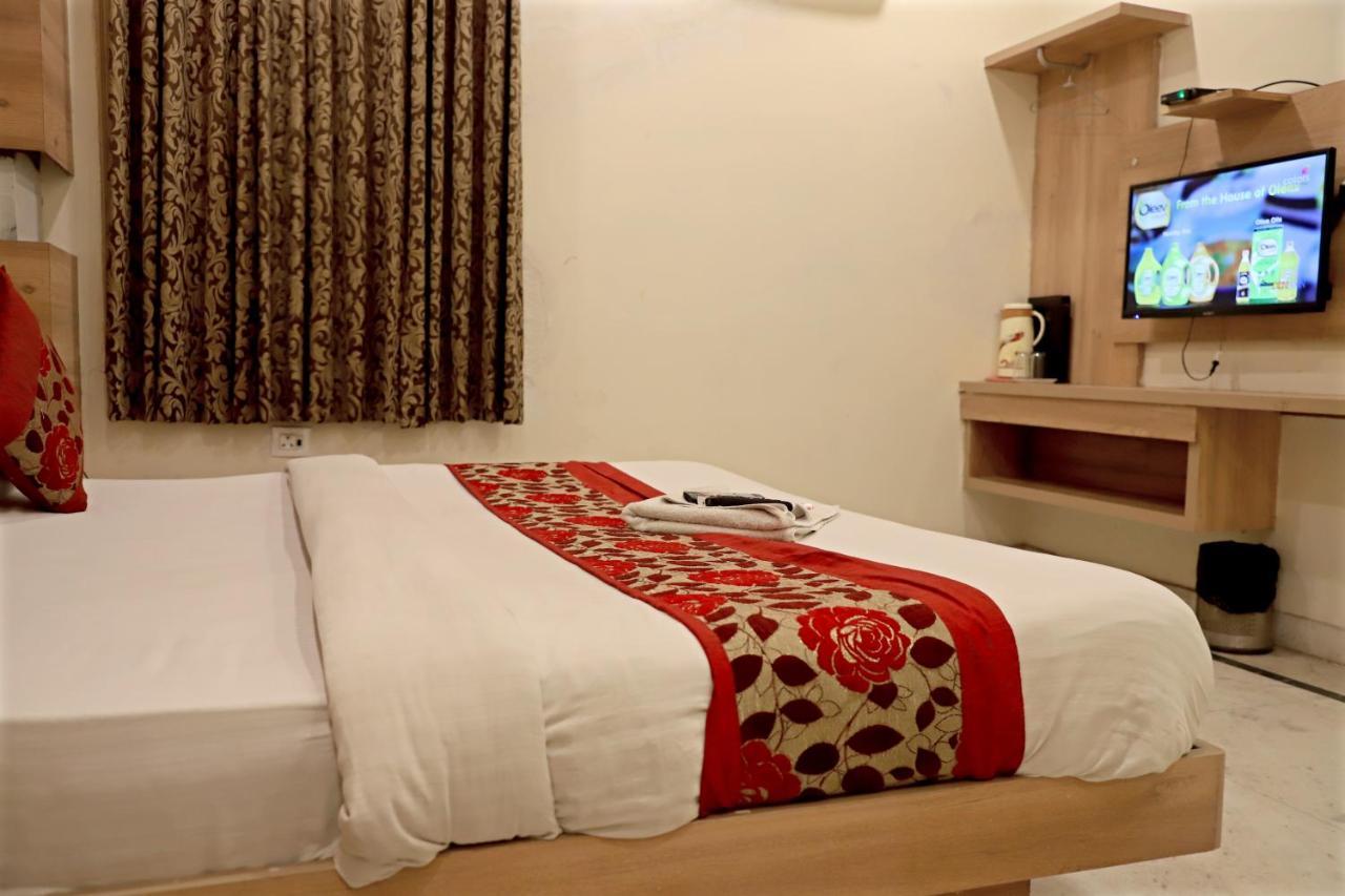 Hotel Klick International At "5 Min Walking " From New Delhi Railway Station Buitenkant foto
