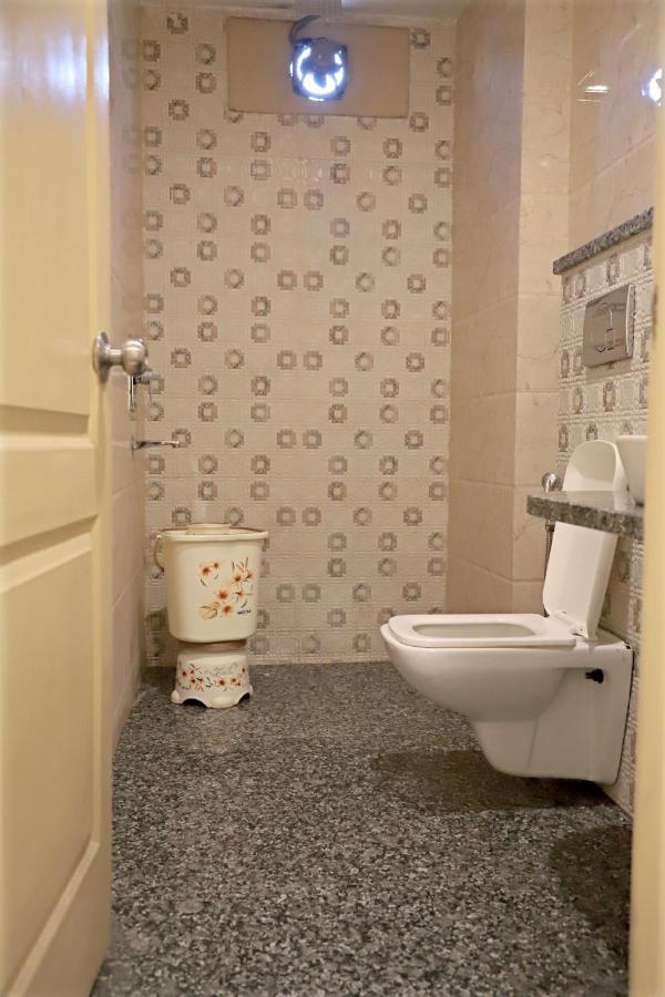 Hotel Klick International At "5 Min Walking " From New Delhi Railway Station Buitenkant foto