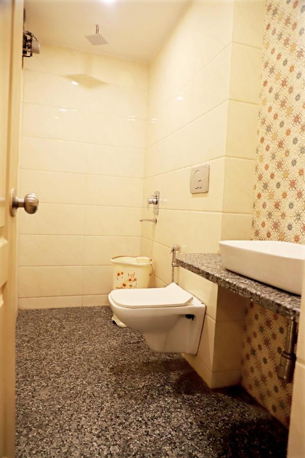 Hotel Klick International At "5 Min Walking " From New Delhi Railway Station Buitenkant foto