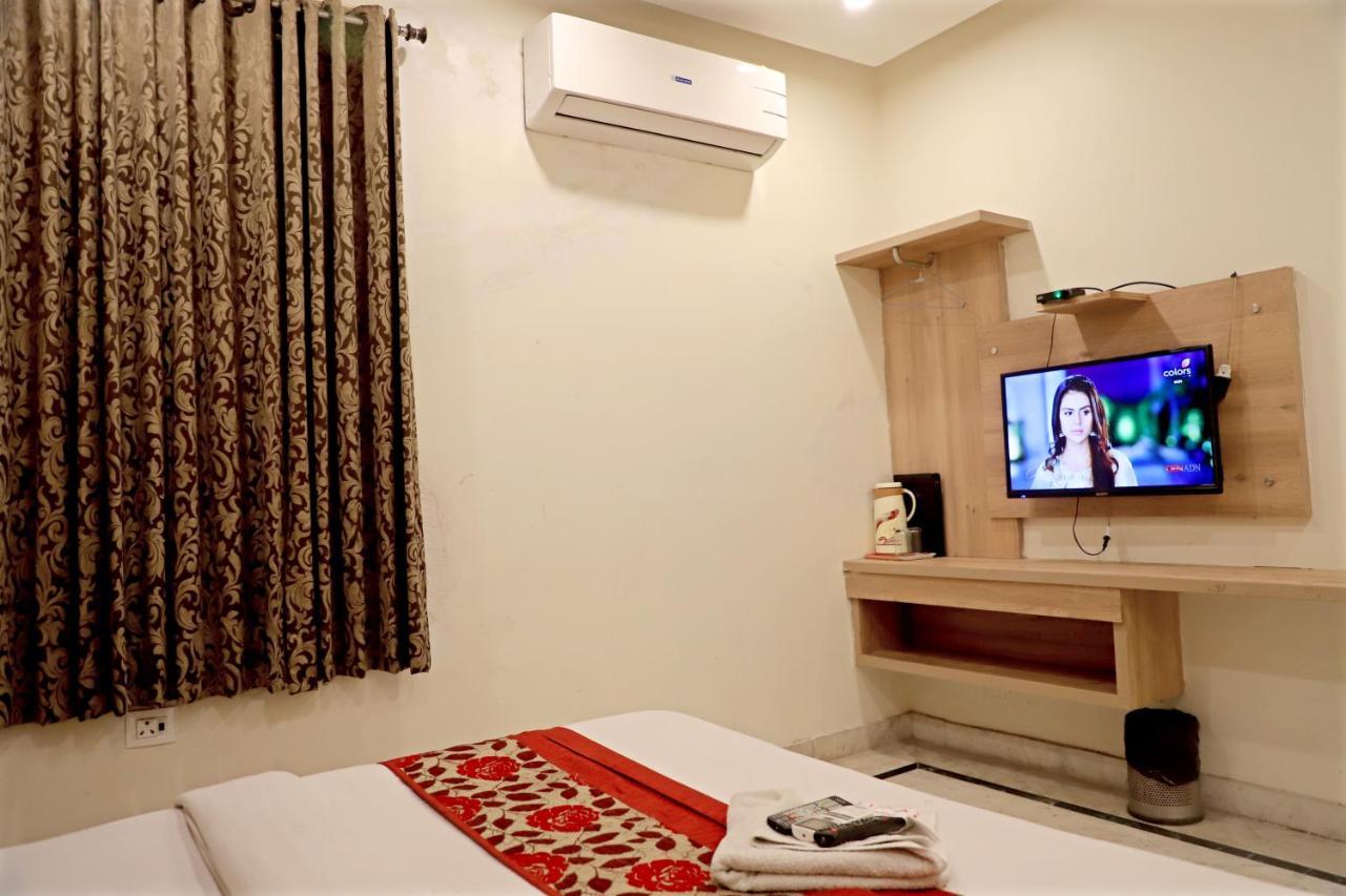 Hotel Klick International At "5 Min Walking " From New Delhi Railway Station Buitenkant foto