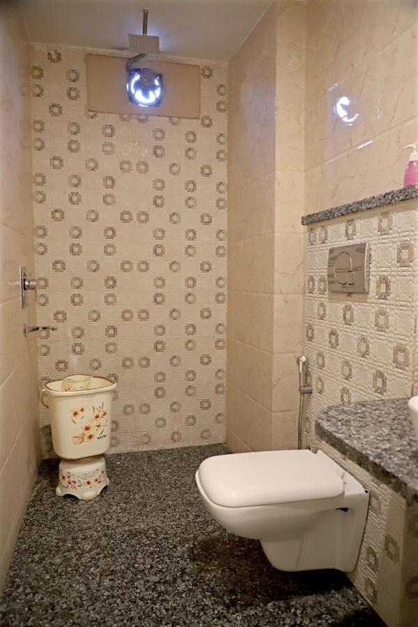 Hotel Klick International At "5 Min Walking " From New Delhi Railway Station Buitenkant foto